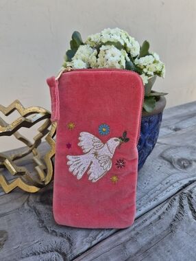 Elisabeth Scarlett London Organic Embroidered Dove Purse